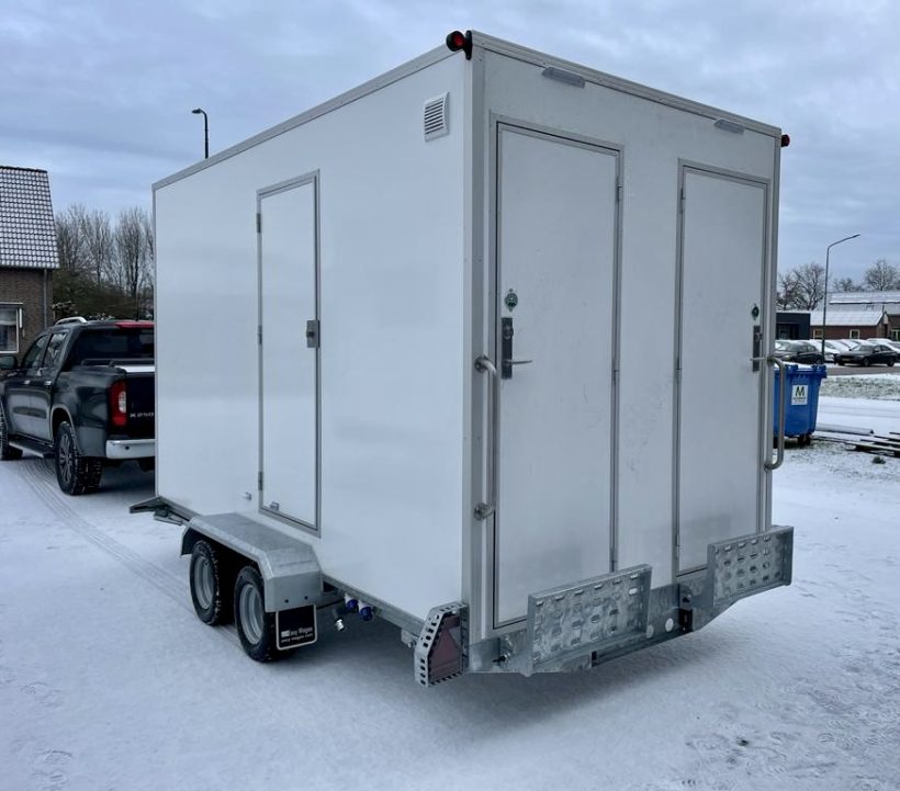 2toiletmetmiva (9) mobiele toiletwagen met miva toilet type 2+1 miva van het merk easywagon