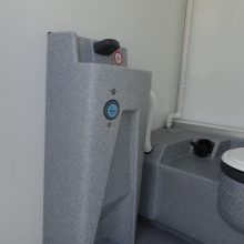 mobiele toiletwagen 1+1 tanktoilet van het merk easywagon