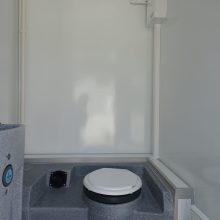 mobiele toiletwagen 1+1 tanktoilet van het merk easywagon