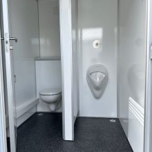 mobiele toiletwagen type 2+1+1 van het merk easywagon