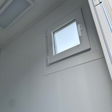 mobiele toiletwagen type 2+1+2 van het merk easywagon