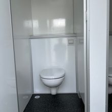mobiele toiletwagen type 2+1+2 van het merk easywagon