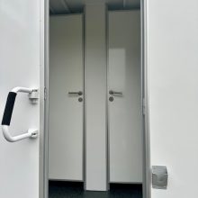 mobiele douchewagen op vier wielen van het merk easywagon