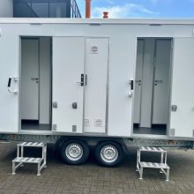 mobiele douchewagen op vier wielen van het merk easywagon