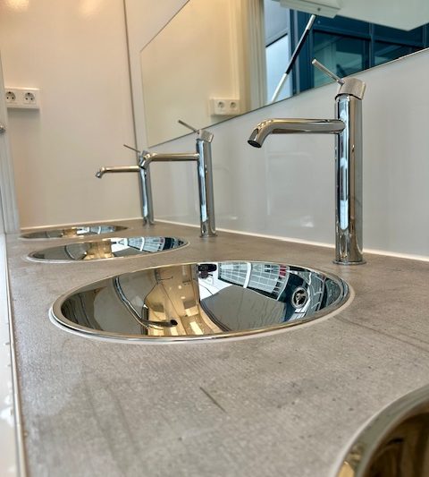 evenementen toiletwagen van het merk easywagon type 6+6