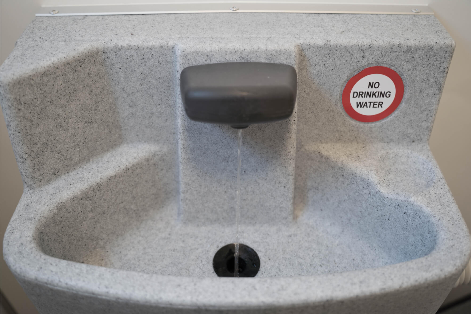 TYPE 240: TOILET TRAILER WITH 2 TOILETS : TANK-8