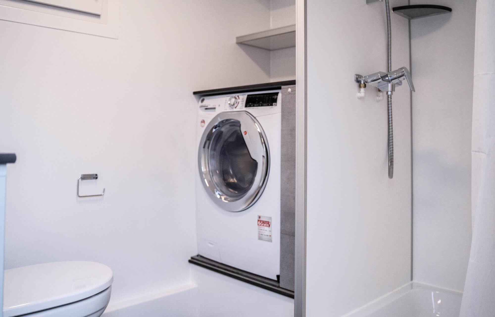 TYPE 217: TOILET & SHOWER TRAILER WITH COMBINED WASHER-DRYER 6