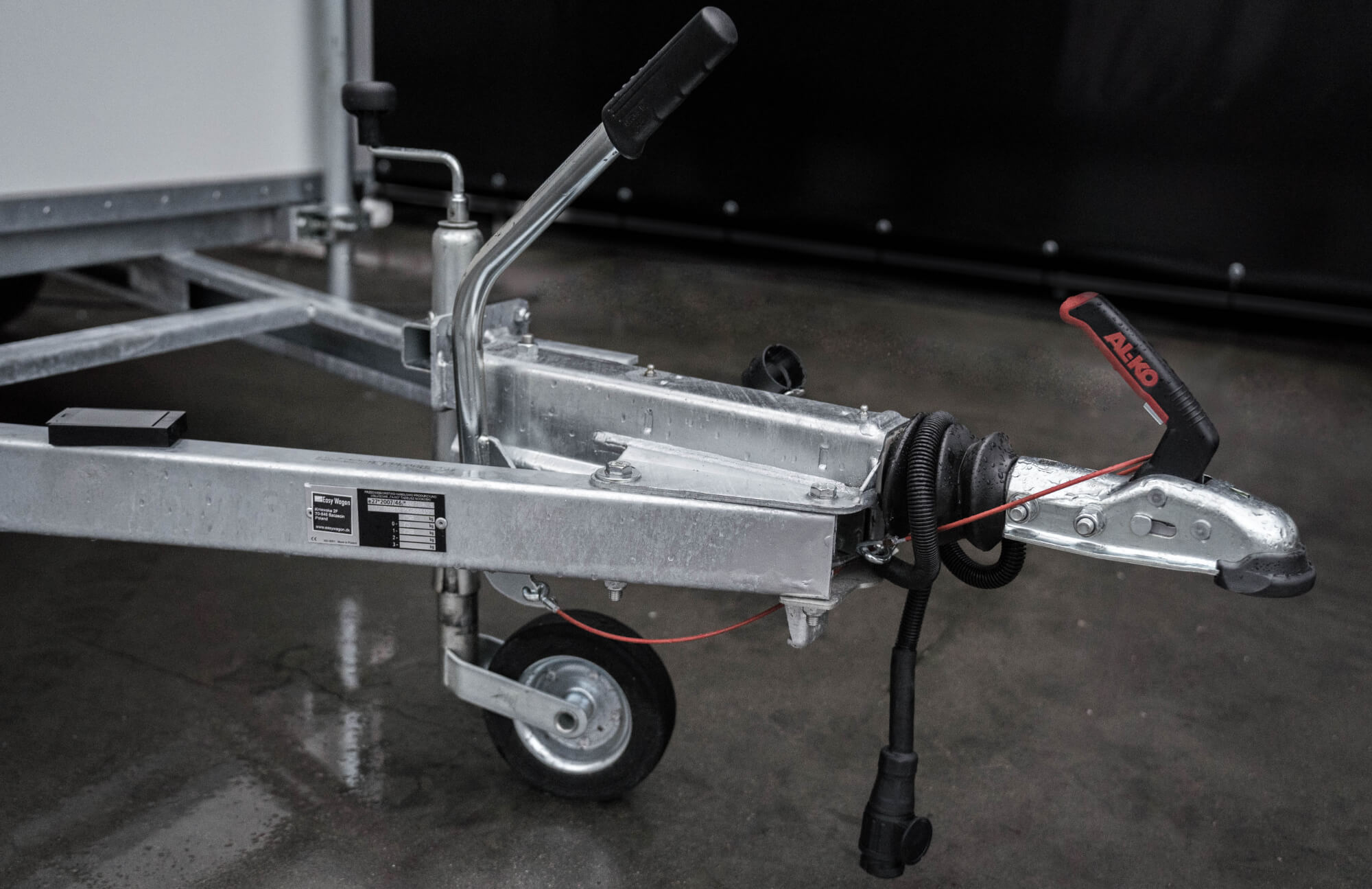 TYPE 217: TOILET & SHOWER TRAILER WITH COMBINED WASHER-DRYER 7