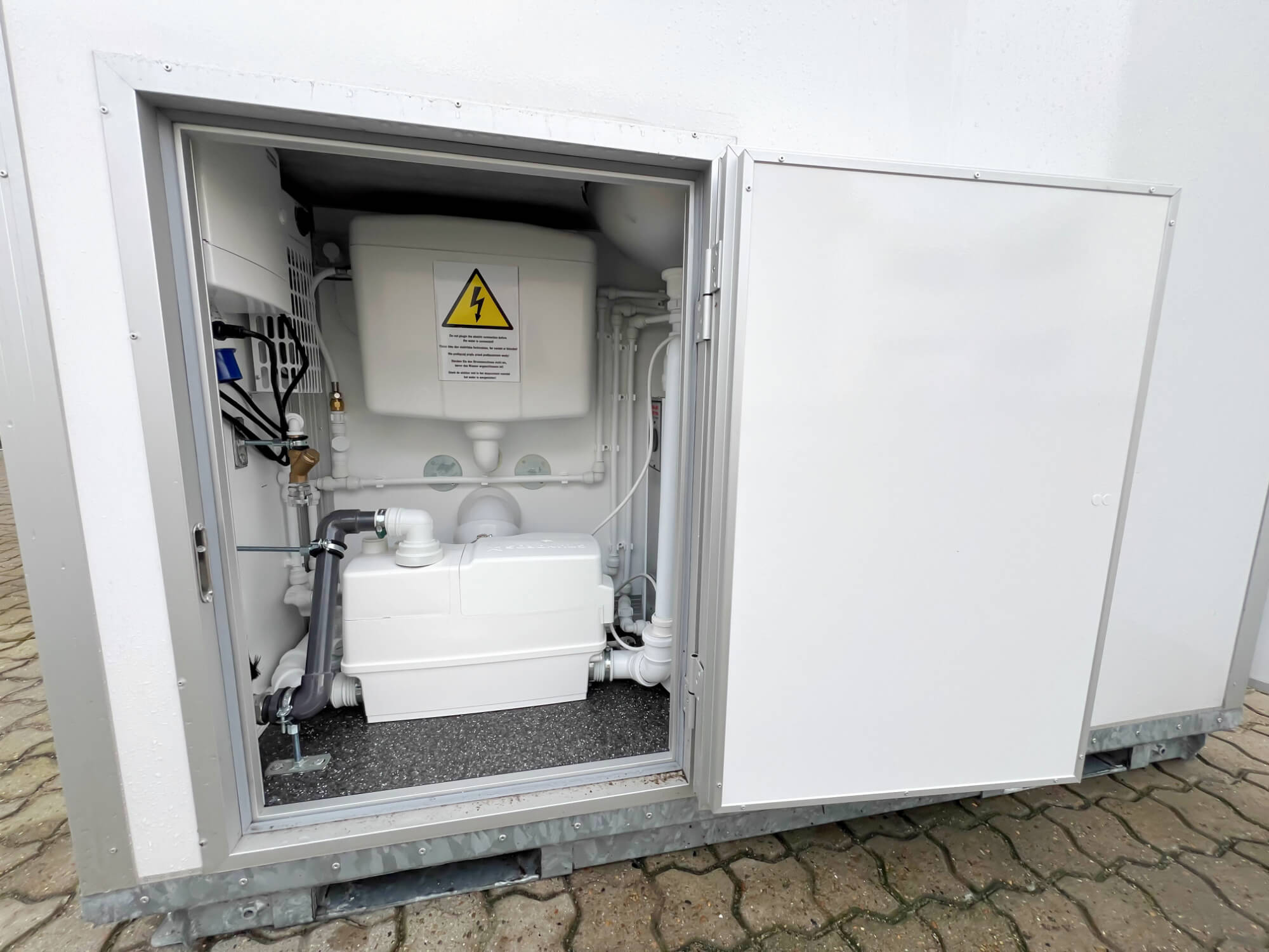 TYPE 240: Toilet - Douchewagen - vermaalpomp -Was:droog Combinatie6