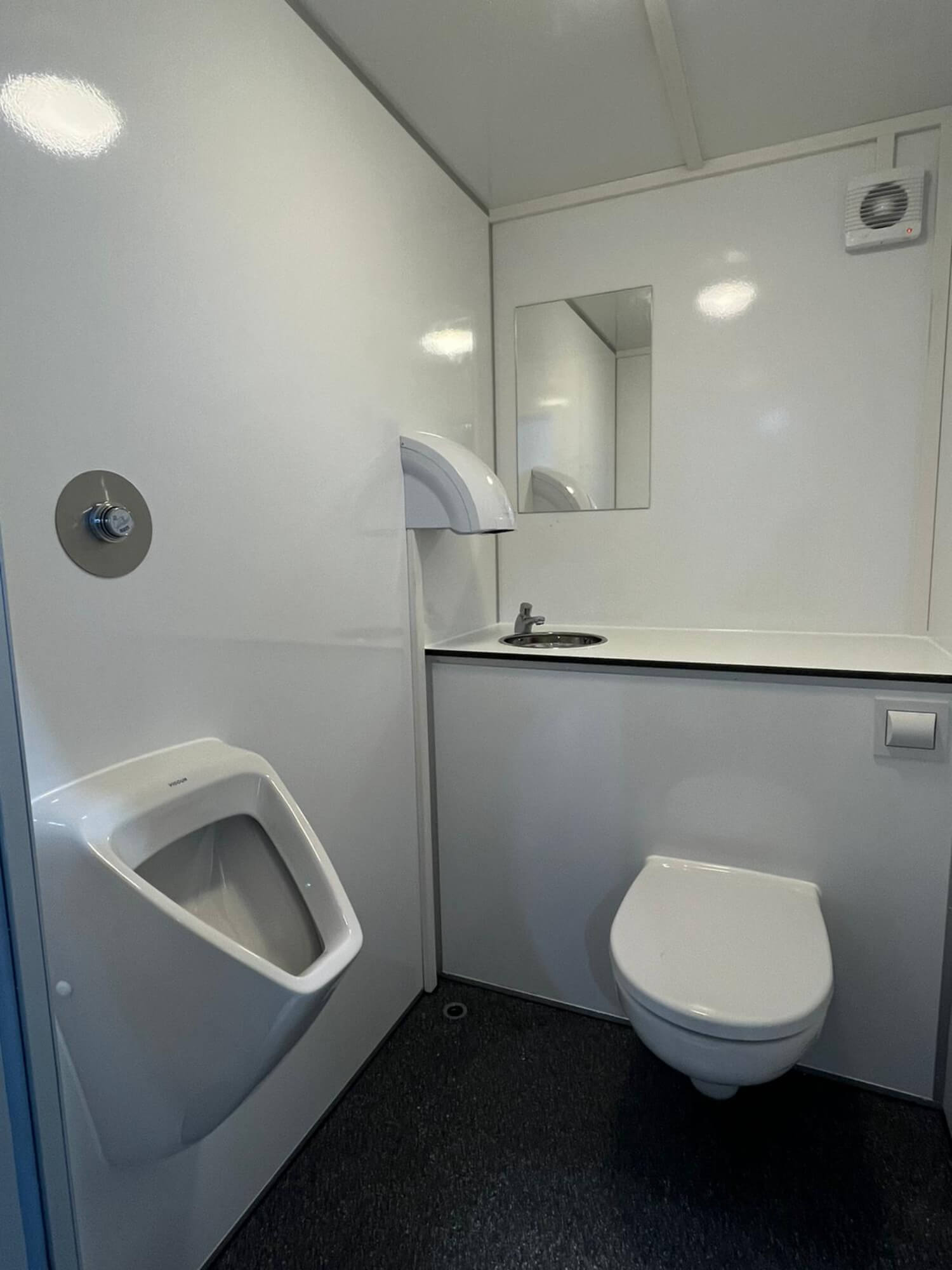 TYPE 240: Toiletwagen - 2 toiletten - 110 riolering3