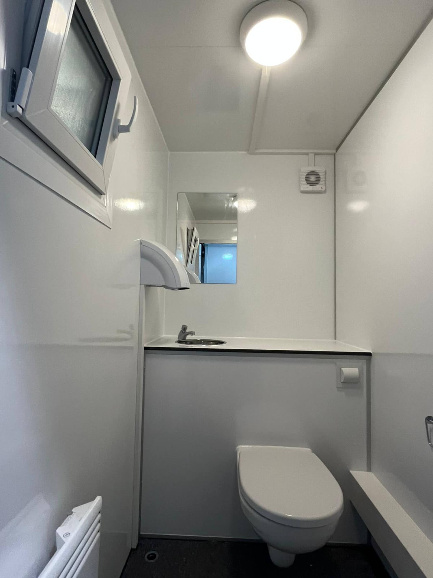 TYPE 240: Toiletwagen - 2 toiletten - 110 riolering4