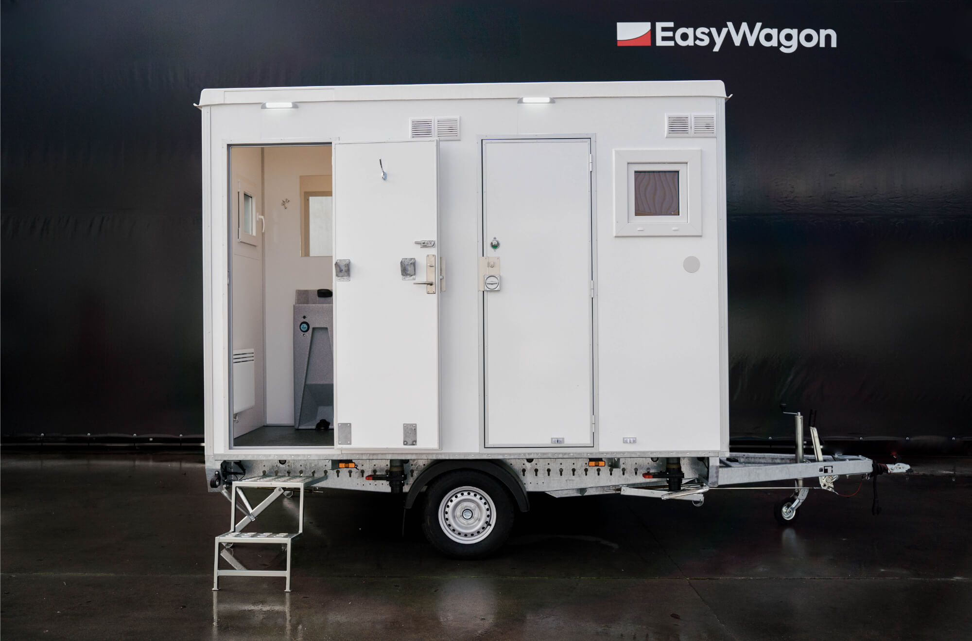 TYPE 240: Toiletwagen - 2 toiletten - tank4