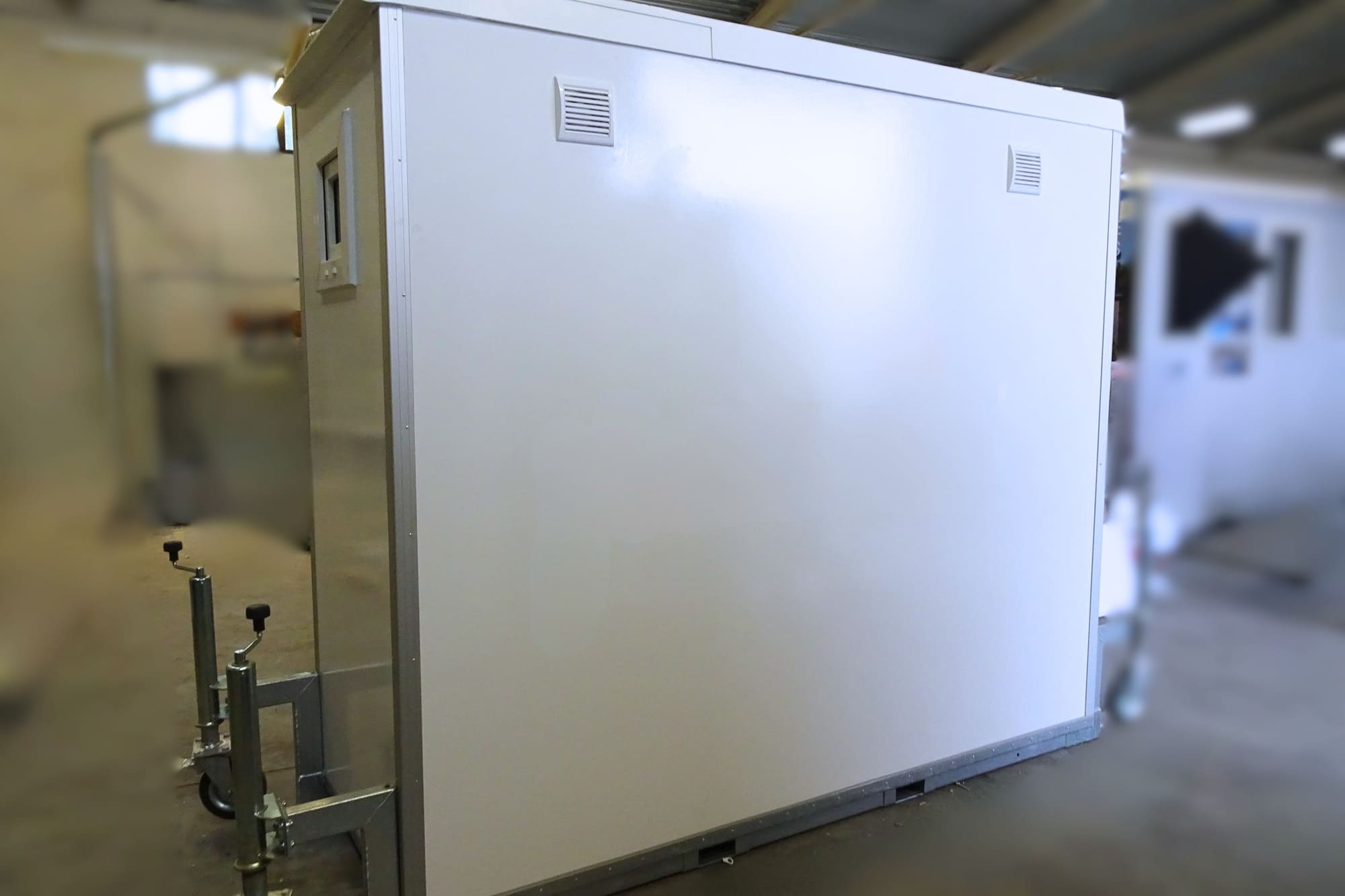 TYPE 260: Toiletwagen - 2 toiletten - vermaalpomp2