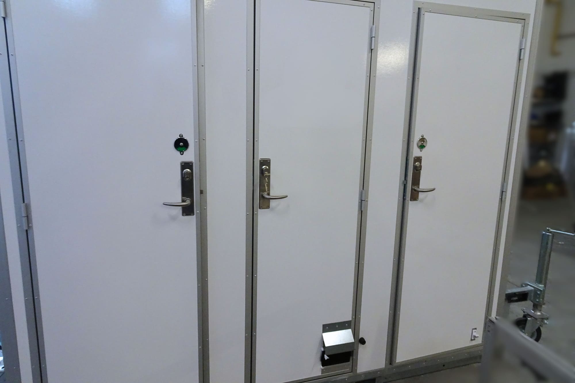 TYPE 260: Toiletwagen - 2 toiletten - vermaalpomp4