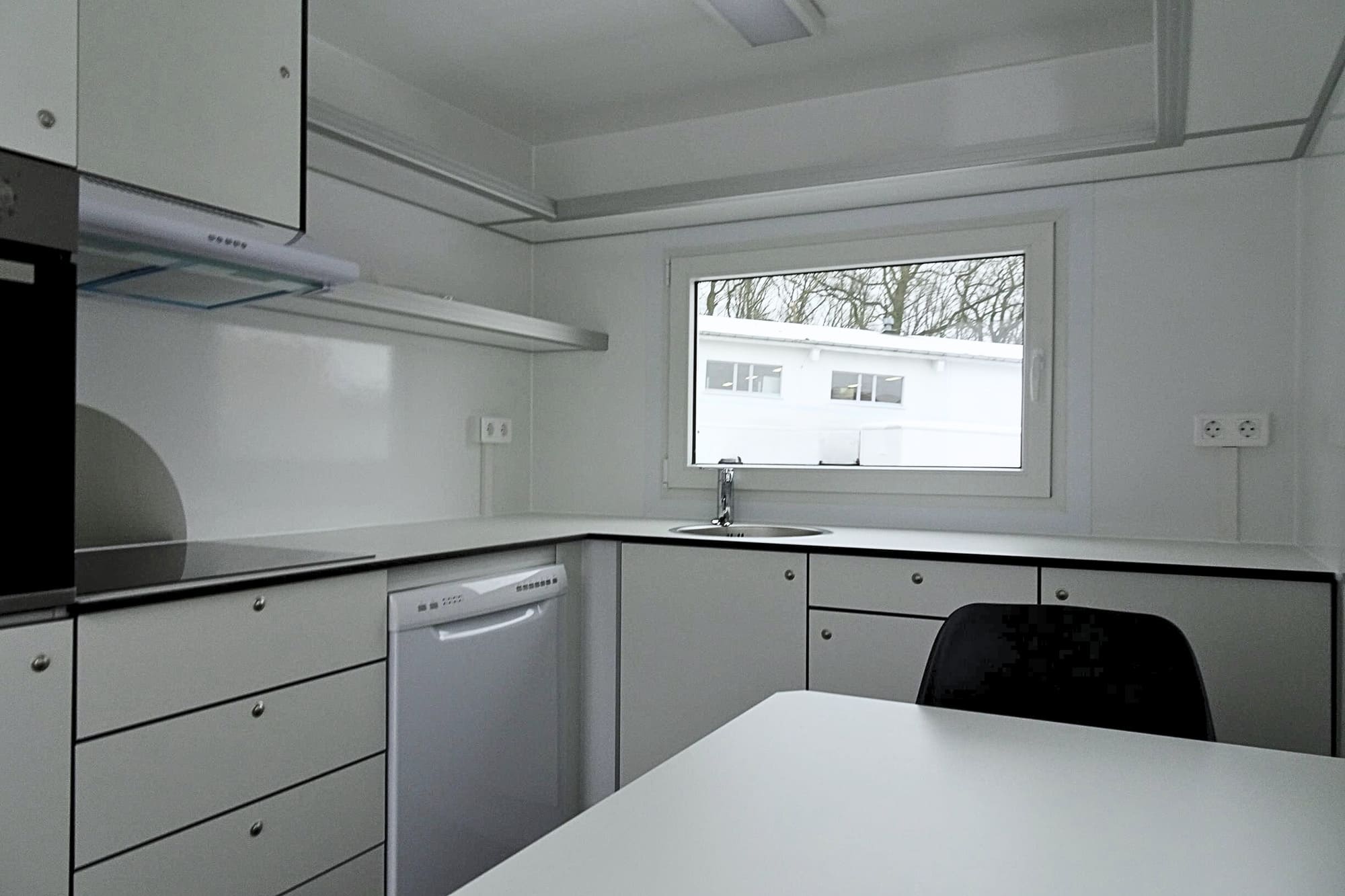 TYPE 320: Schaftwagen met keuken - 4 tot 6 personen - diverse stopcontacten4