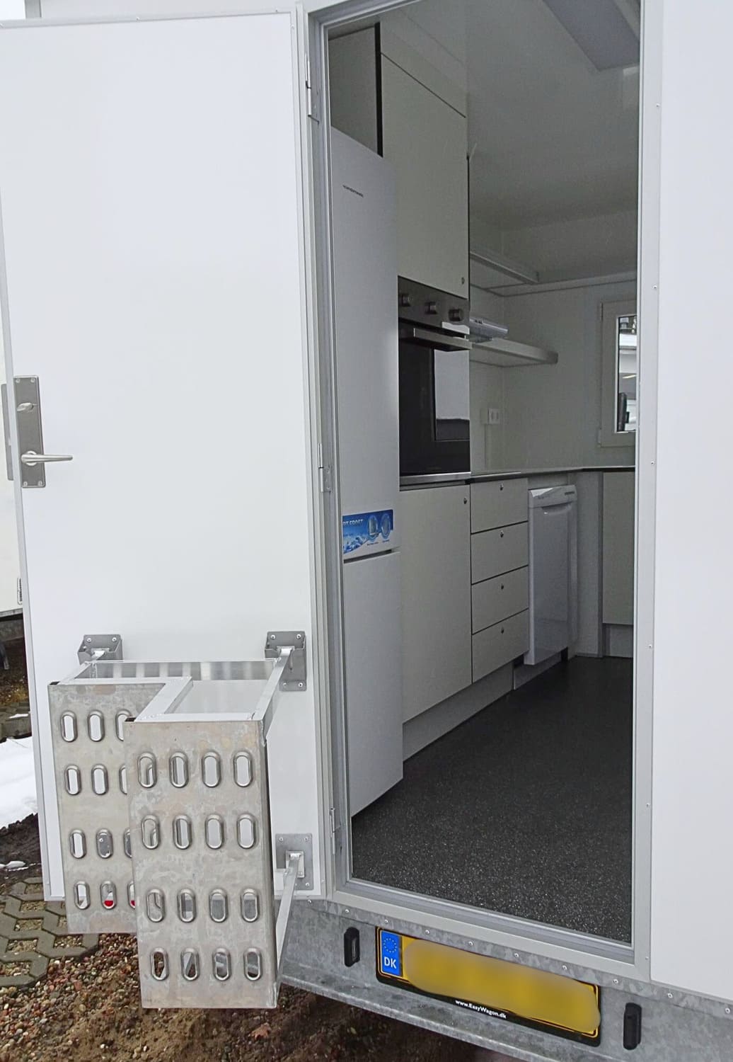 TYPE 320: Schaftwagen met keuken - 4 tot 6 personen - diverse stopcontacten5