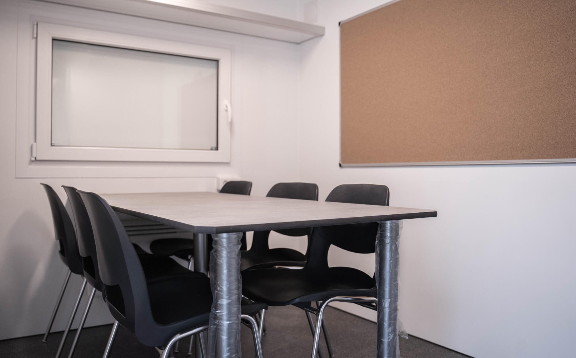 TYPE 335: Schaftwagen:kantoor - 4 personen - tank toilet - gereedschapskamer8