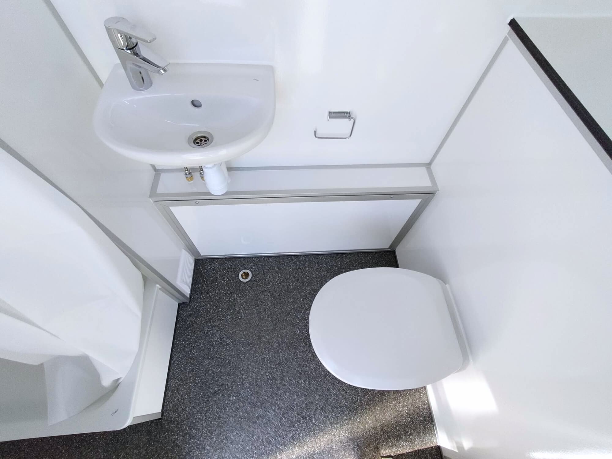 TYPE 436: Schaftwagen:kantoor - 6 personen - 1 toilet - 2 deuren2