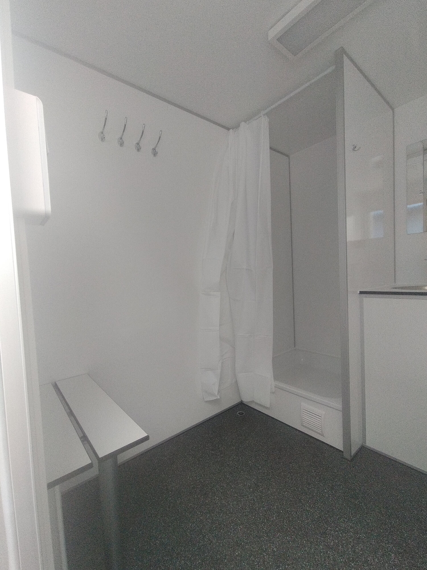 TYPE 518: Toilet - Douchewagen - 3 douches - vermaalpomp -110 riolering10