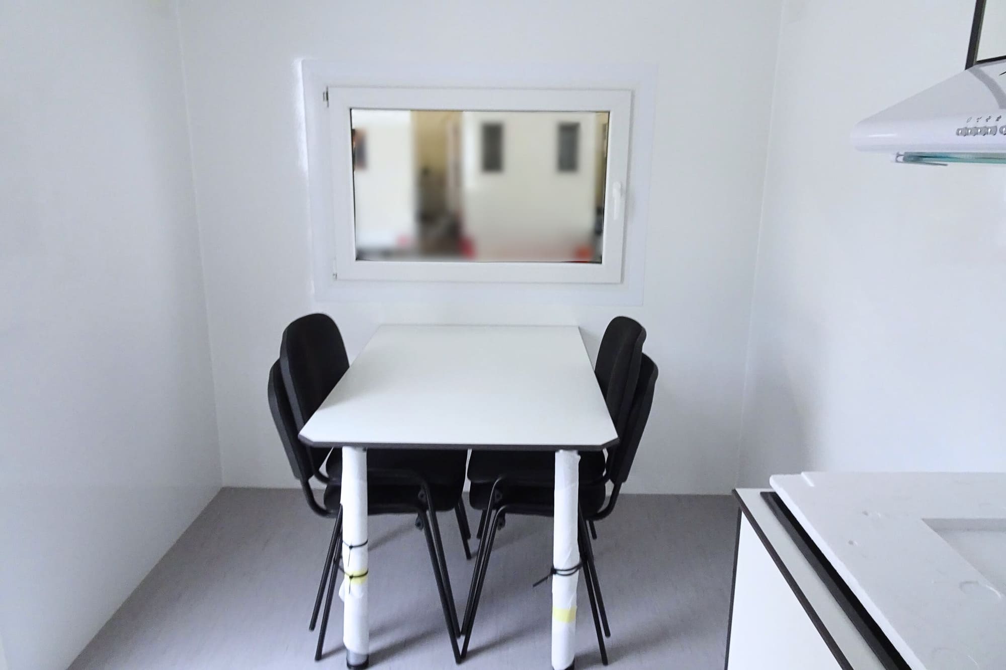 TYPE 570: Schaftwagen:kantoor - 4 personen - complete keuken - 1 douche - 1 toilet12