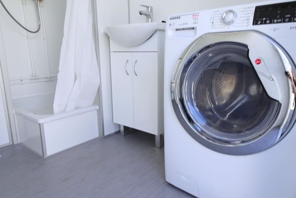 TYPE 570: Schaftwagen:kantoor - 4 personen - complete keuken - 1 douche - 1 toilet6