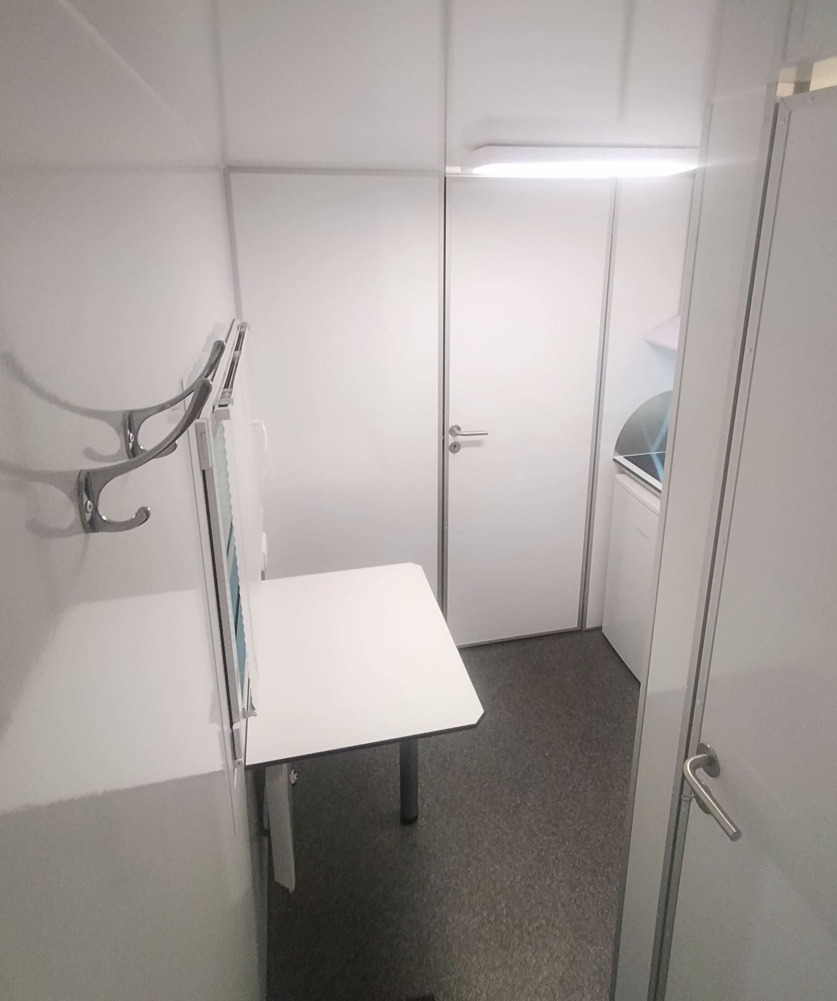 TYPE 570: Slaapwagen - bed 2 personen - 2 slaapkamers - keuken - 1 douche - 1 toilet4