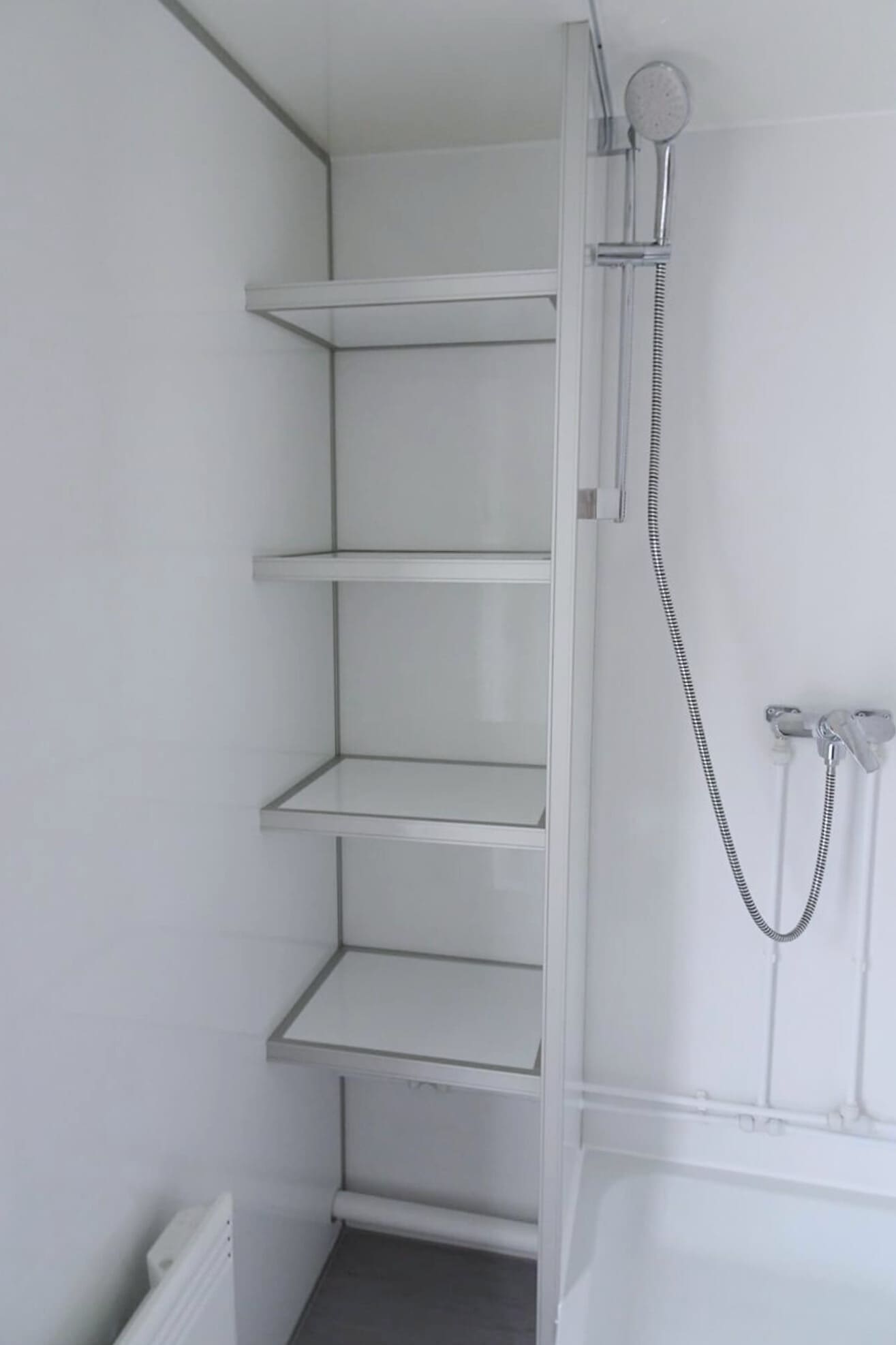 TYPE 570: Slaapwagen - bed 2 personen - keuken - 1 douche - 1 toilet8