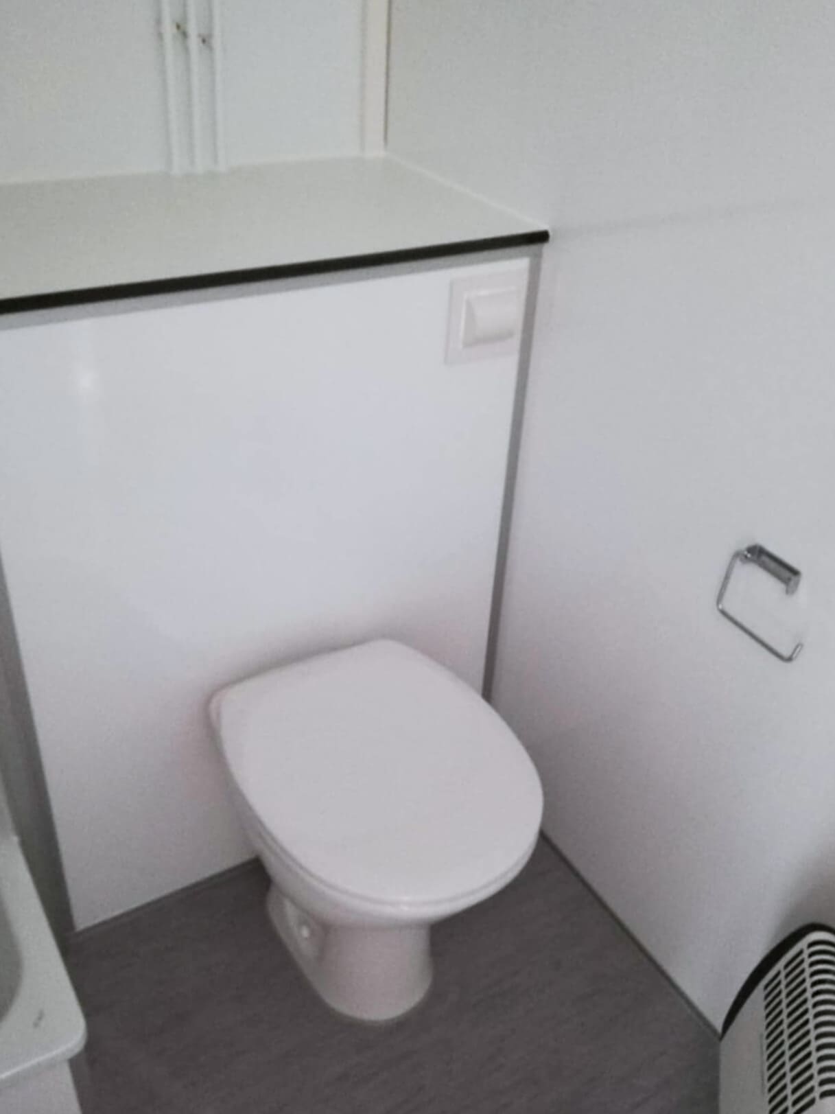 TYPE 933 XL4: Slaapwagen - 4 personen - keuken - douche - toilet5